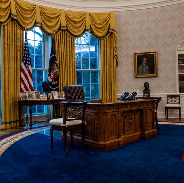 Joe Biden S Oval Office The New President S Office Featured Decor Used By Bill Clinton Donald Trump And George W Bush
