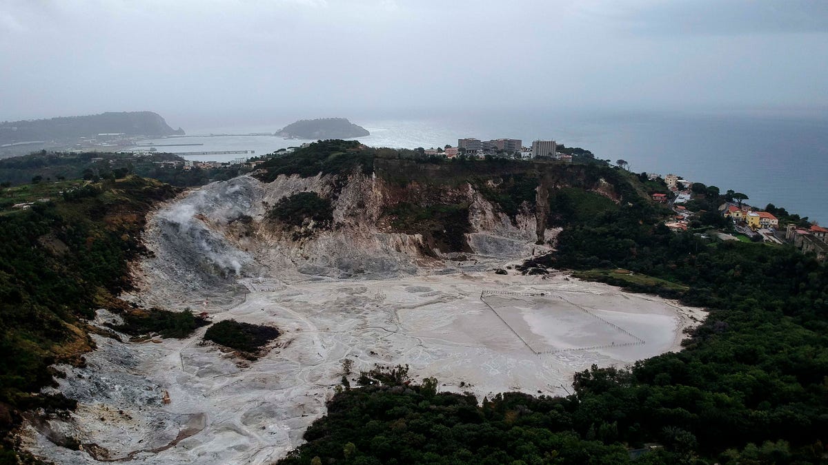 Campi Flegrei, El Volcán mas peligroso de Europa,