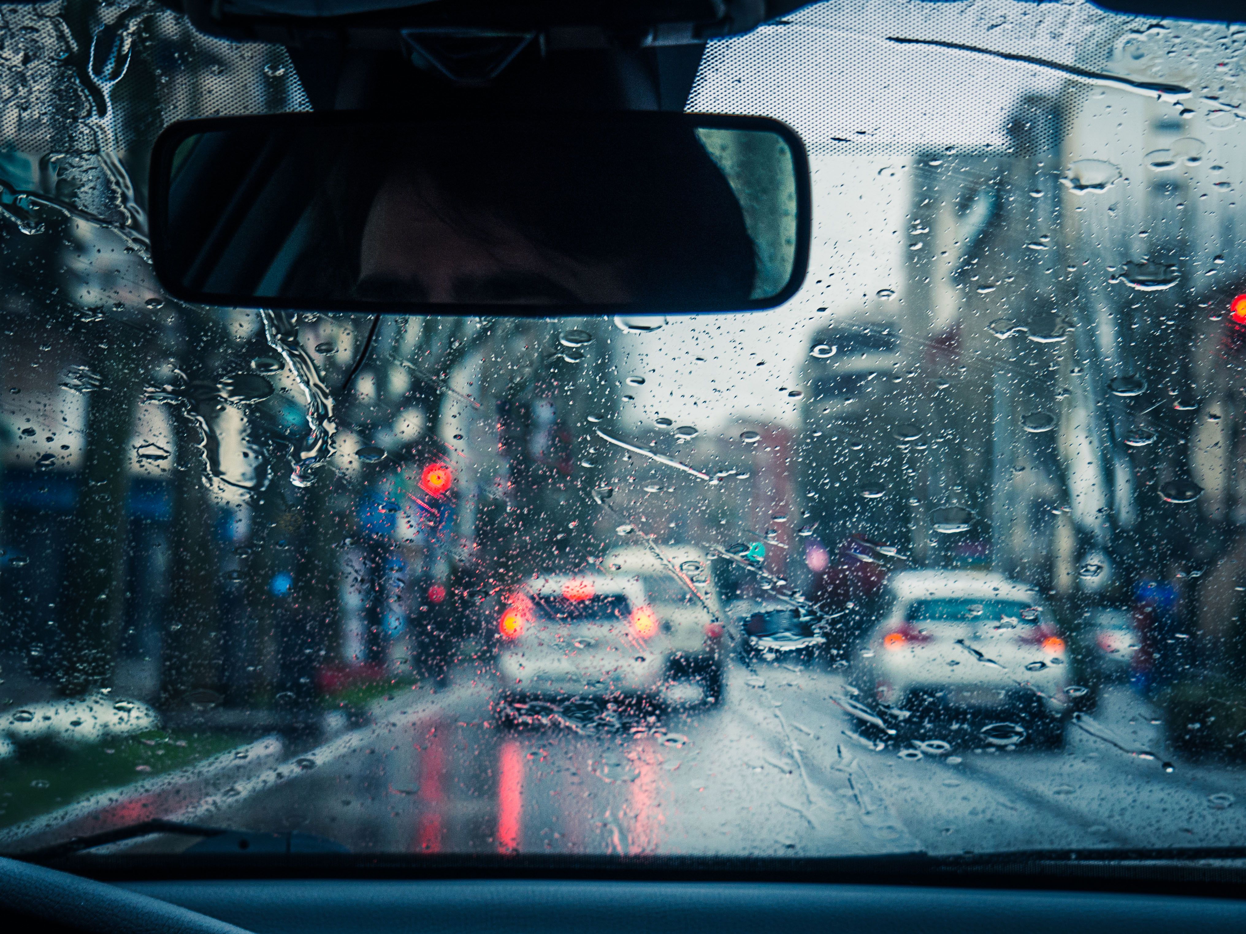 Se acabó no ver por los espejos del coche si llueve: sólo tienes
