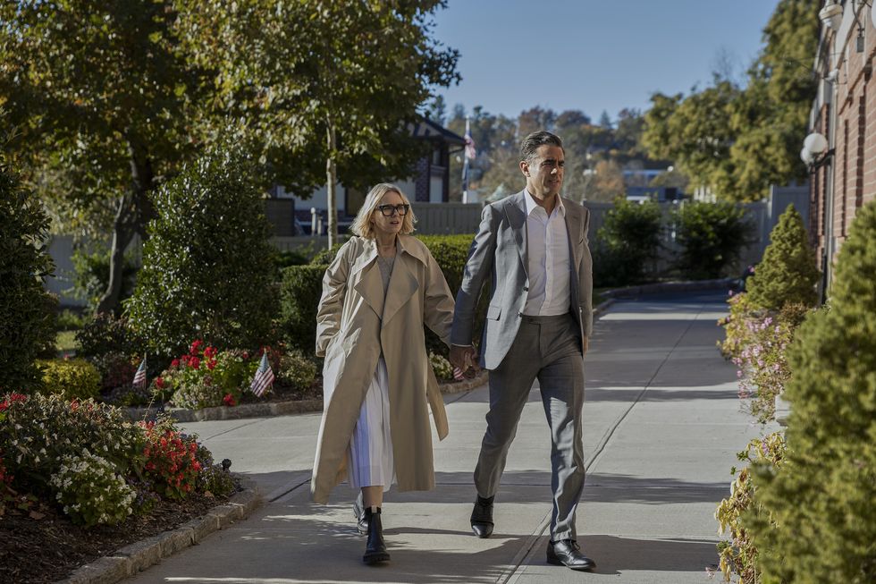 the watcher l to r naomi watts as nora brannock, bobby cannavale as dean brannock in episode 101 of the watcher cr eric liebowitznetflix © 2022