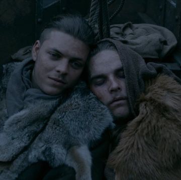 ivar y su hermano durmiendo en 'vikingos'