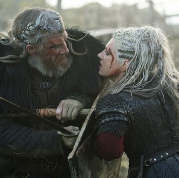 vikings   white hair and lagertha fight in episode 6 'death and the serpent'