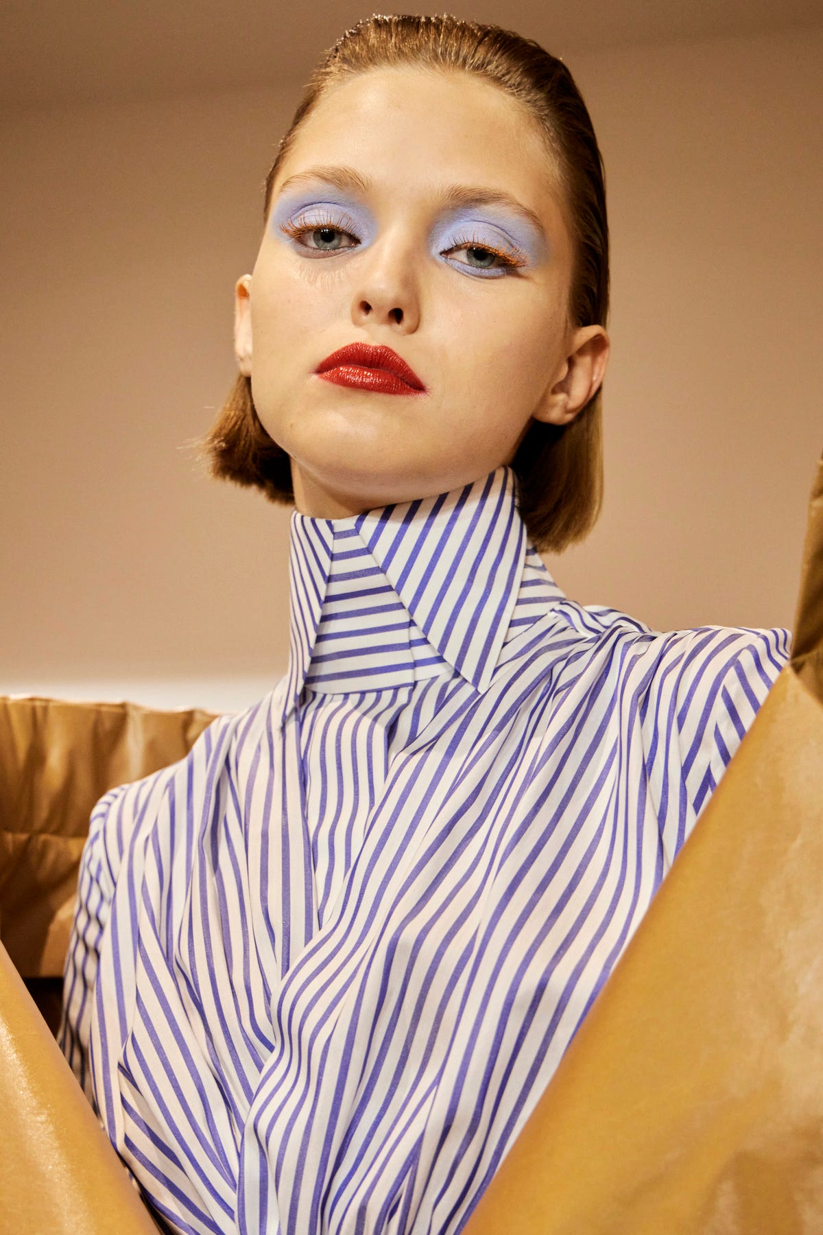 Washed denim make-up, il trucco ispirato al colore dei jeans