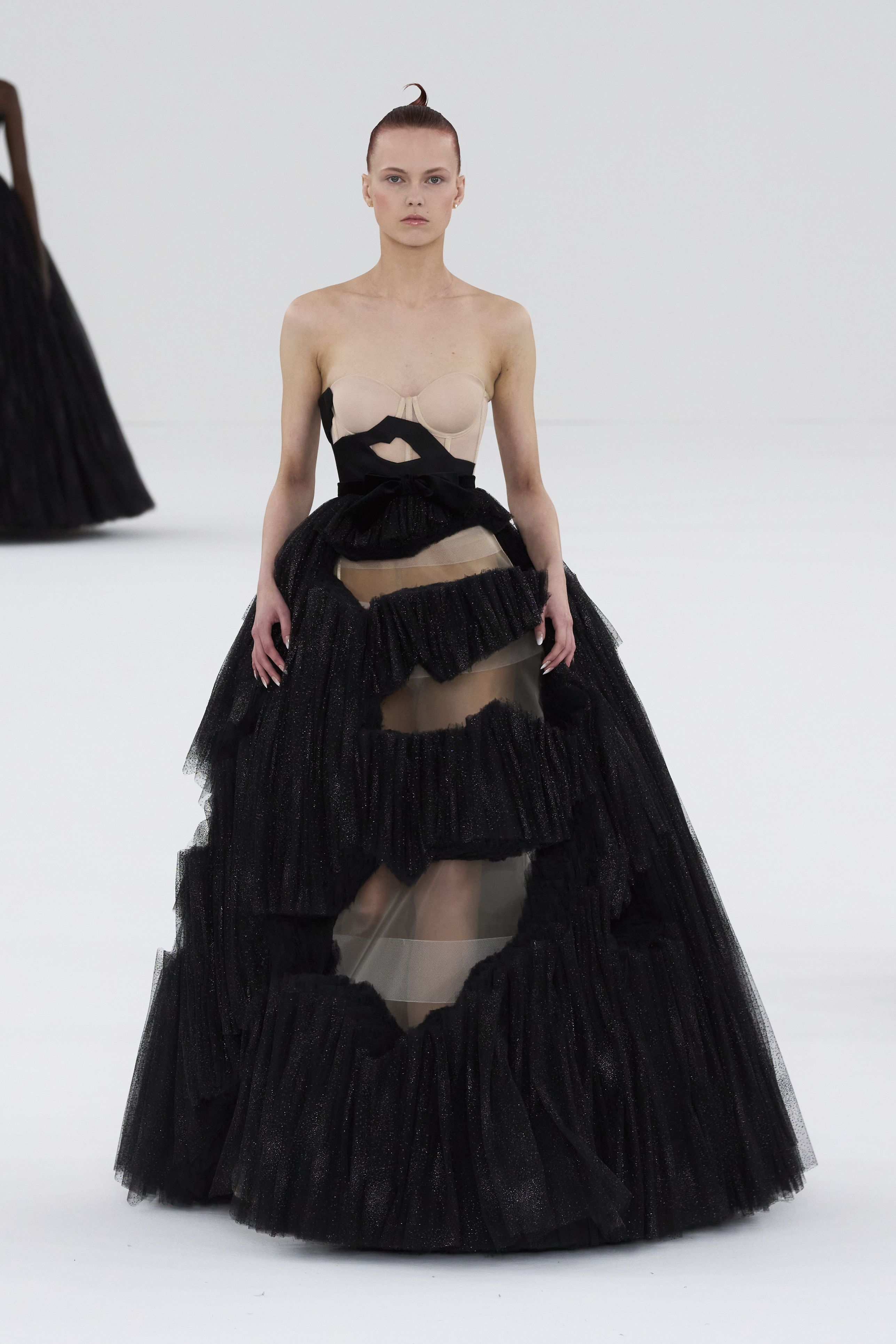 ヴィクター&ロルフ(VIKTOR & ROLF)2024春夏オートクチュール ヴィクター&ロルフ(VIKTOR & ROLF)2024春夏オートクチュール
