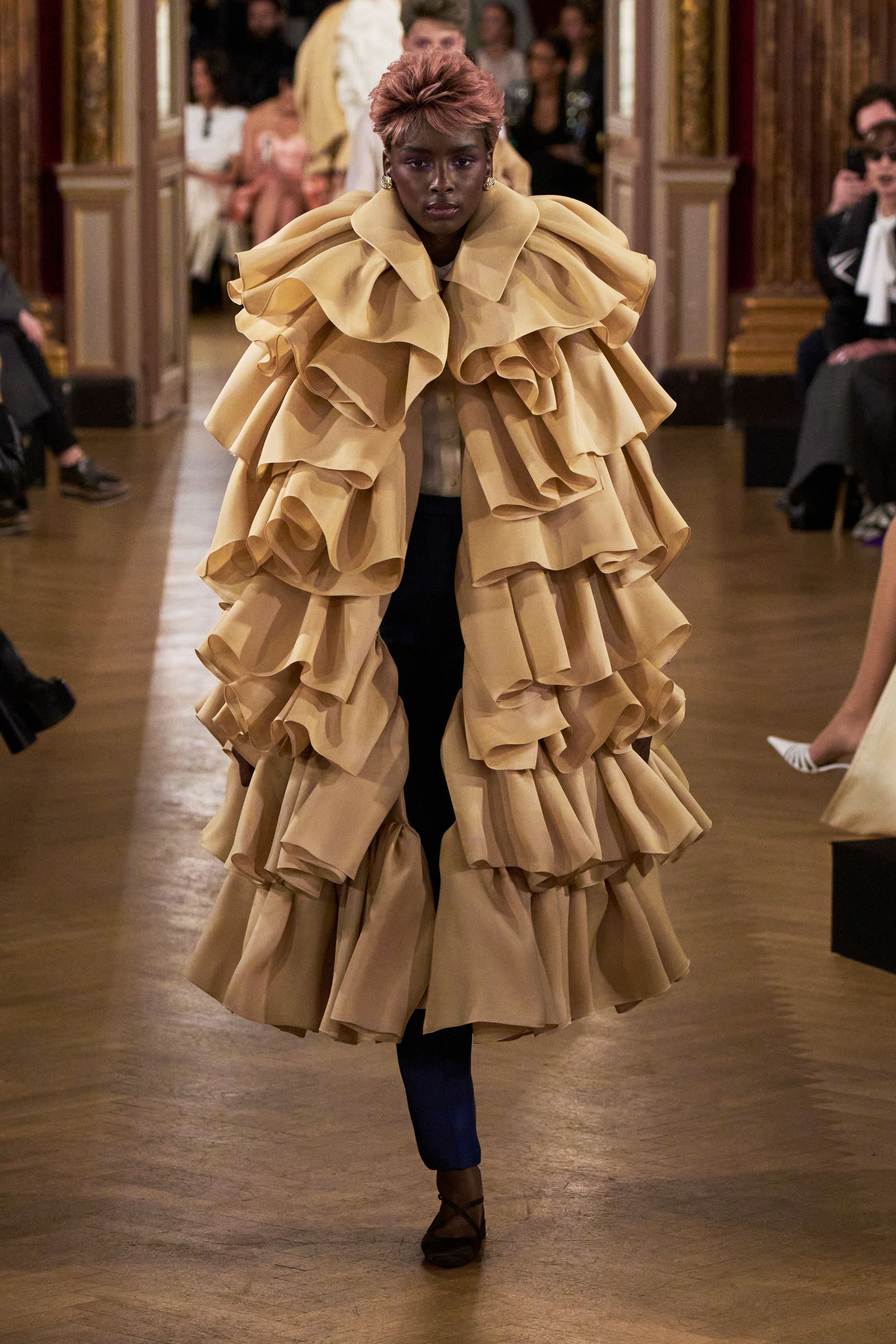 ヴィクター&ロルフ(VIKTOR & ROLF)2025春夏オートクチュール ヴィクター&ロルフ(VIKTOR & ROLF)2025春夏オートクチュール