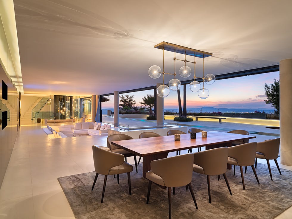 nicole kidman se aloja en una casa de diseño con muebles hechos a medida