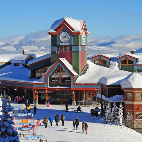 Snow, Winter, Ski resort, Town, Recreation, Mountain, Resort, Leisure, Mountain range, Tourism, 