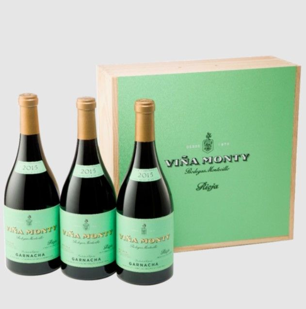 caja de madera con 3 botellas de viña monty garnacha reserva 2015