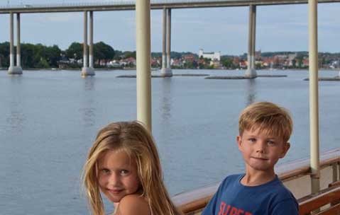 Vincent y Josephine de Dinamarca en el Puente Svendborgsundbroen