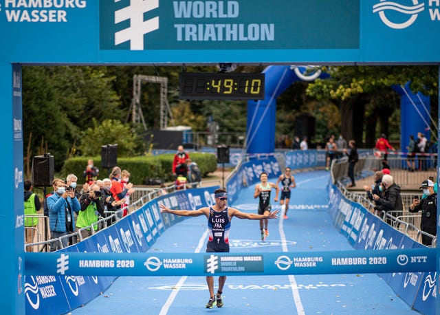 vincent luis se corona campeón del mundo de triatlón 2020 en hamburgo itu world triathlon series   world championship
