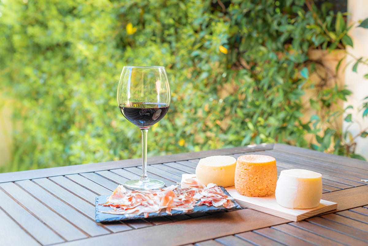 El vino tinto clásico de Rioja que ha conseguido 96 puntos en el concurso de vinos más influyente del mundo y cuesta menos de 22 euros