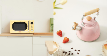 microwave and tea kettle