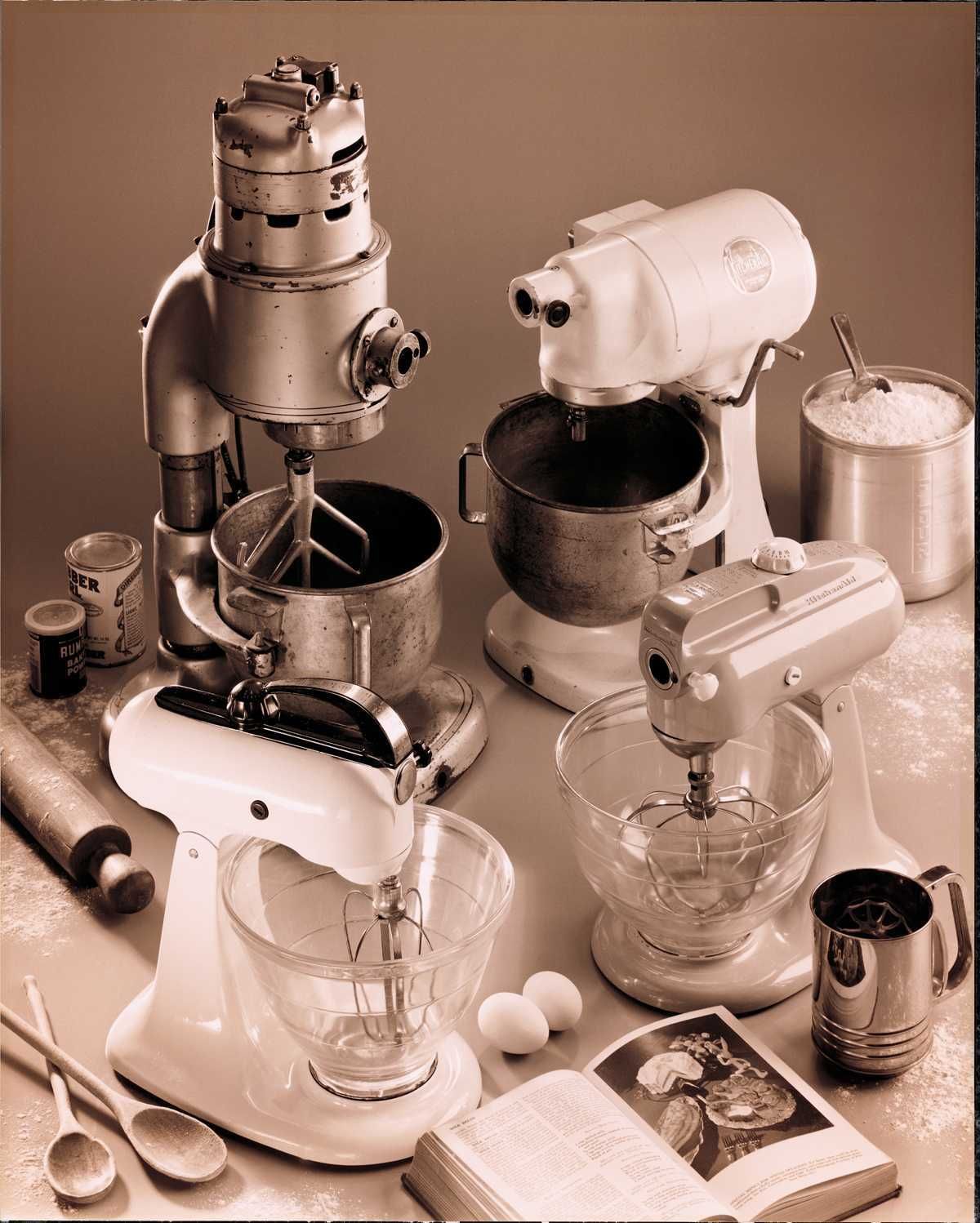 https://hips.hearstapps.com/hmg-prod/images/vintage-kitchen-aid-stand-mixers-1587744264.jpg