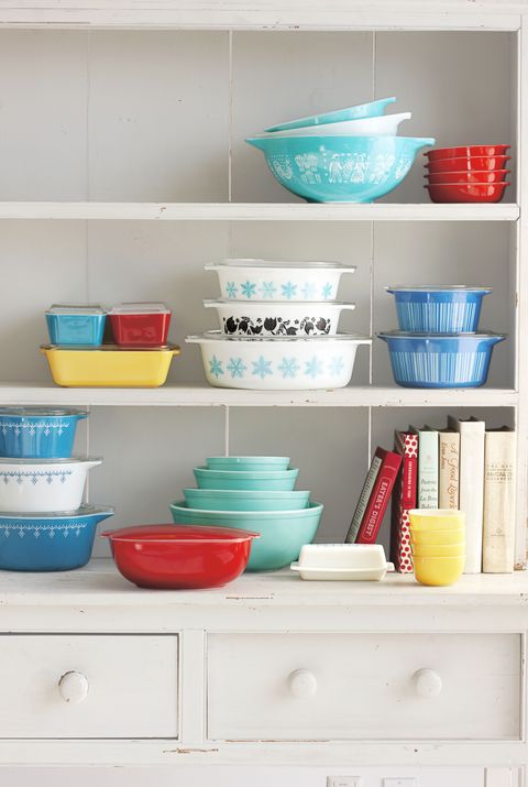 vintage colored pyrex dishes