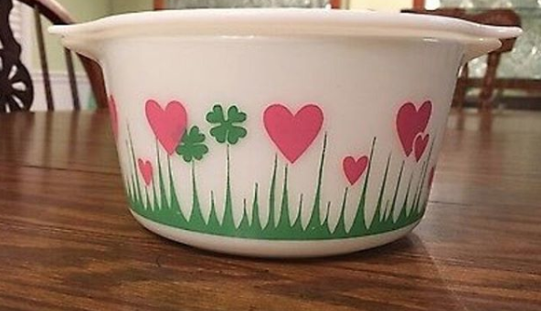 Pyrex 6-Cup Red LUCKY in LOVE or Purple MIDNIGHT GARDEN Bowl Hearts & Shamrocks 