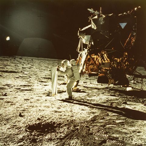 Astronaut Neil Armstrong nam deze foto van Buzz Aldrin tijdens de Apollo 11 missie Het is de eerste foto van een man die voet zet op een geheel andere wereld