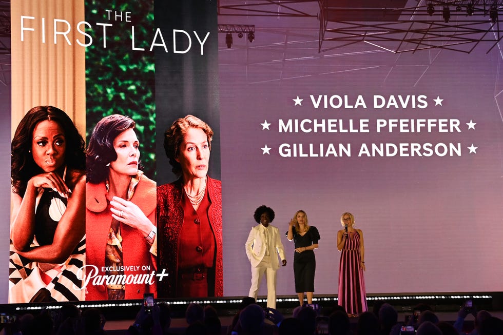 gillian anderson up do
