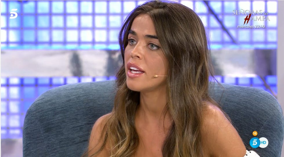 Violeta Mangriñán, Supervivientes, Violeta Supervivientes, Violeta y Fabio, Deluxe, Sábado Deluxe, Sálvame Deluxe, Violeta Julen, Violeta futbolistas