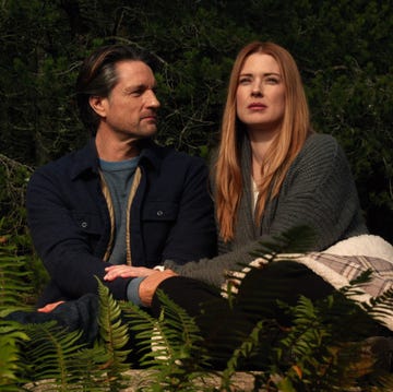 virgin river l to r martin henderson as jack sheridan and alexandra breckenridge as mel monroe in episode 3010 of virgin river cr courtesy of netflix © 2021 virgin river l to r martin henderson as jack sheridan and alexandra breckenridge as mel monroe in episode 3010 of virgin river cr courtesy of netflix © 2021