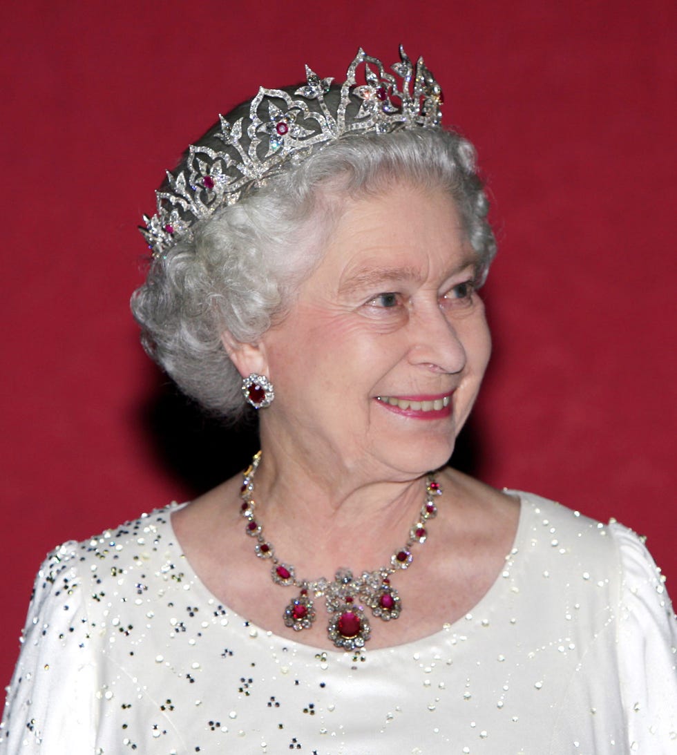 Who will inherit Queen Elizabeth II's tiaras and crowns? - News