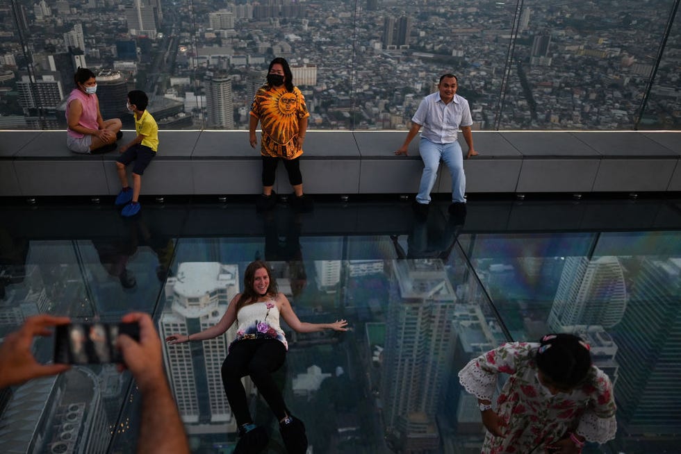 pasarela de cristal de la torre king power mahanakhon, en bangkok, tailandia
