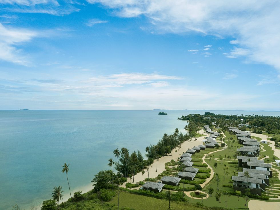 暫別城市喧囂的印尼海島天堂：前往「民丹島瑞僖敦酒店」感受叢林與海岸的赤足奢華