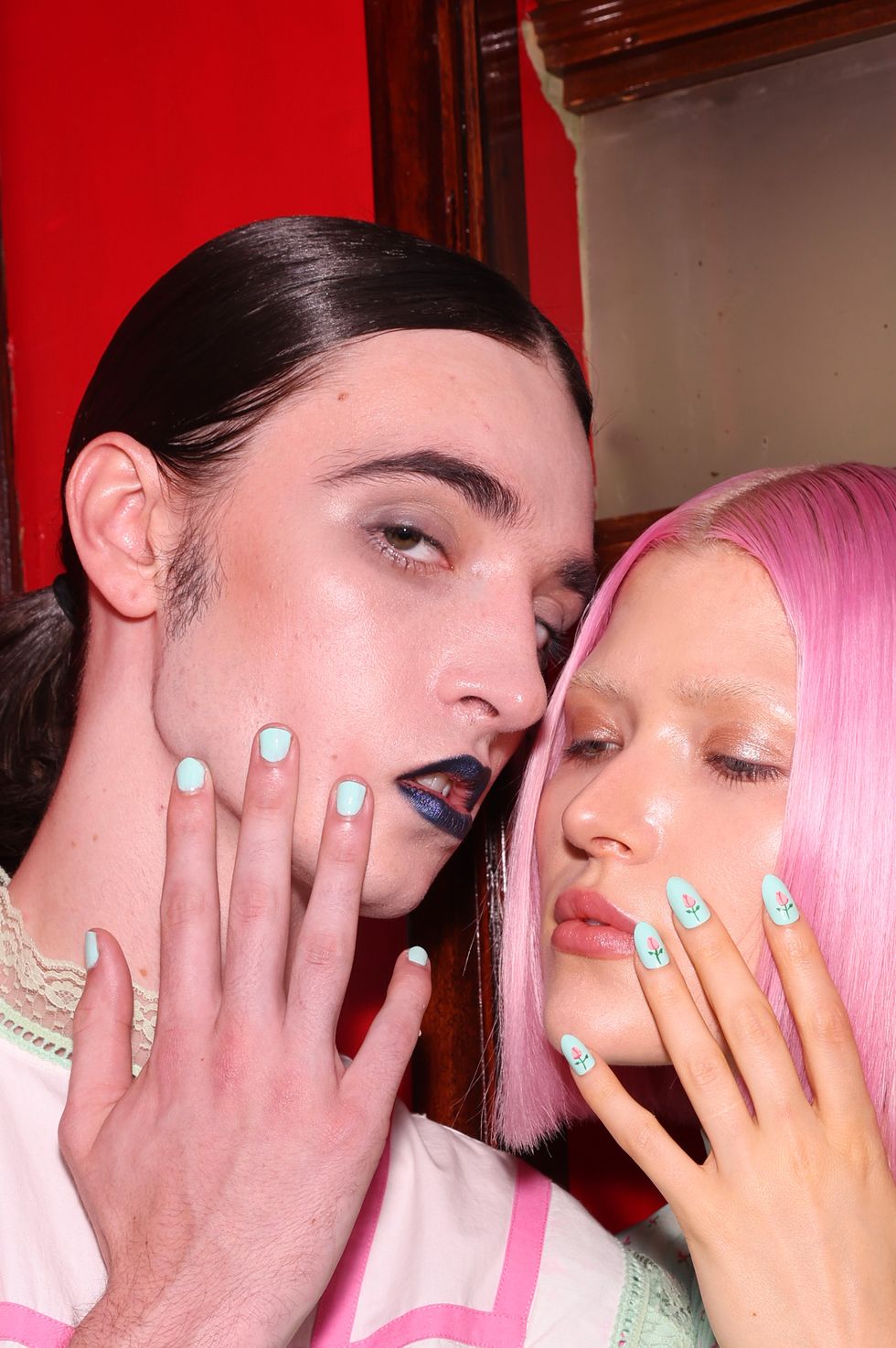 BEAUTY TRENDS RIGHT NOW - NAILS - LASHES