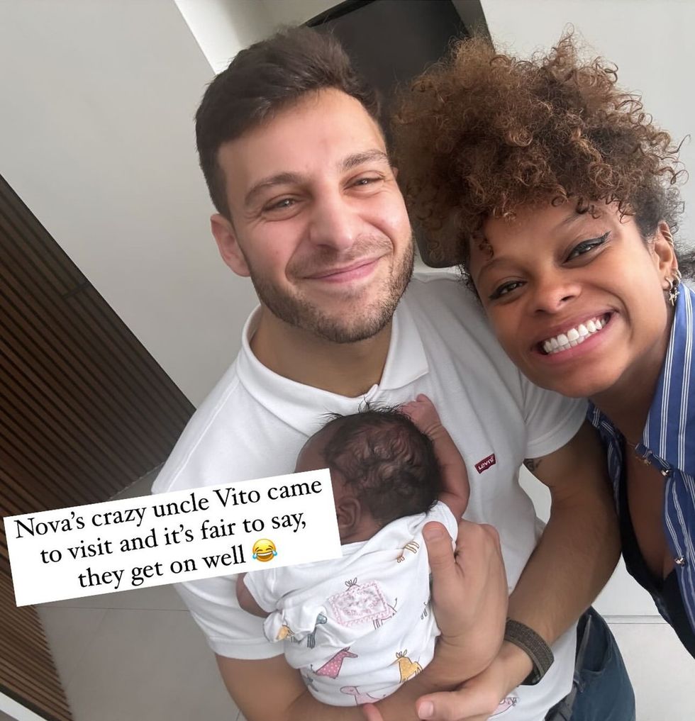 Fleur East stellt ihr neues Baby dem strengen Partner Vito Coppola vor