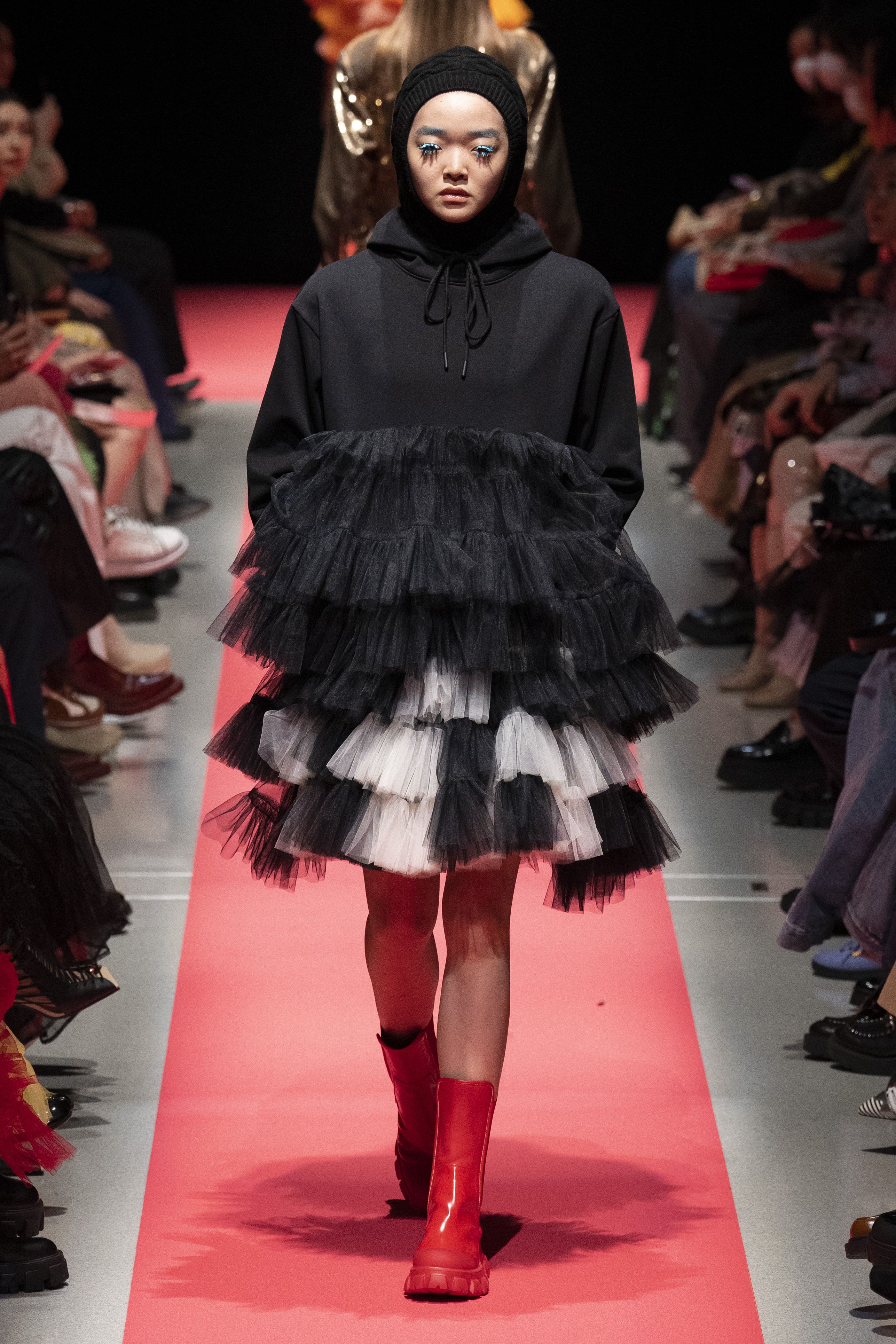 ヴィヴィアーノ（VIVIANO）2023秋冬コレクション | ファッション