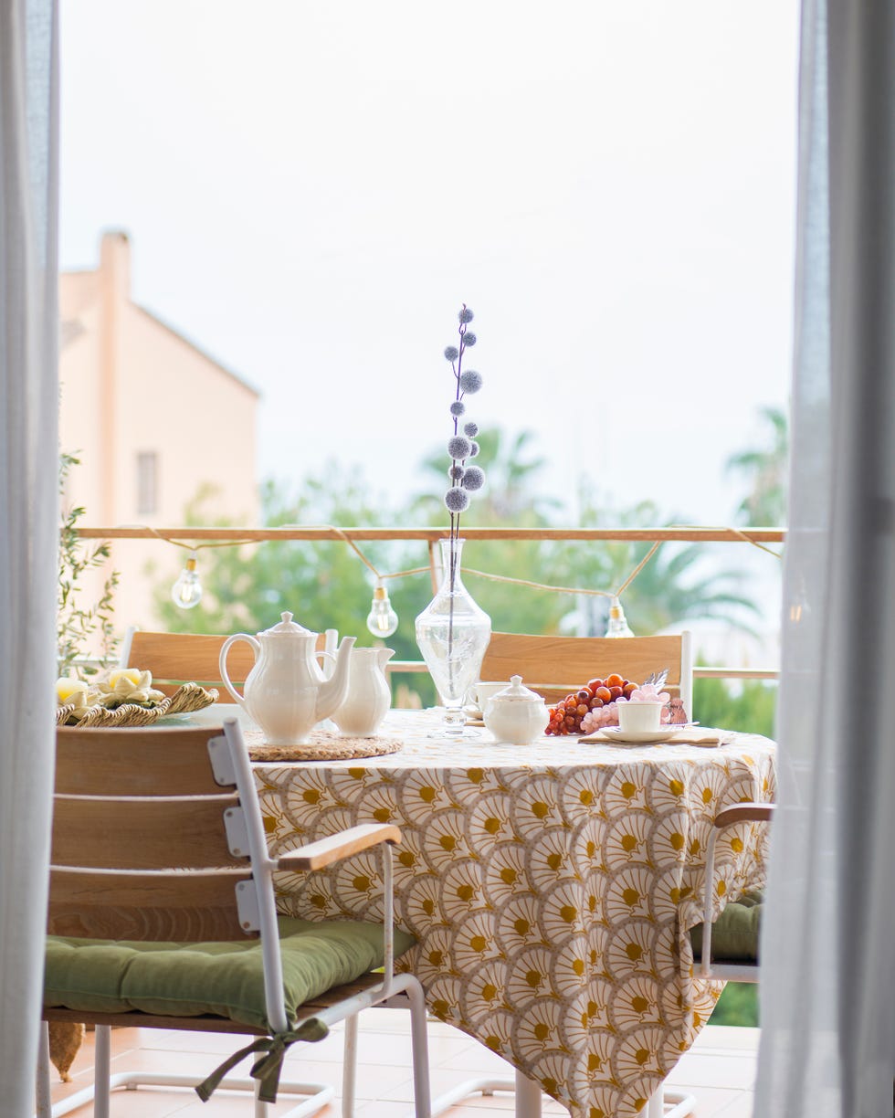 terraza con comedor exterior