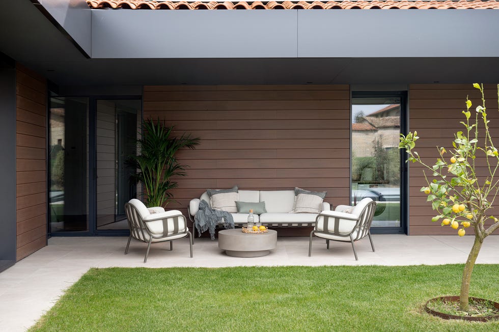 terraza con muebles de exterior