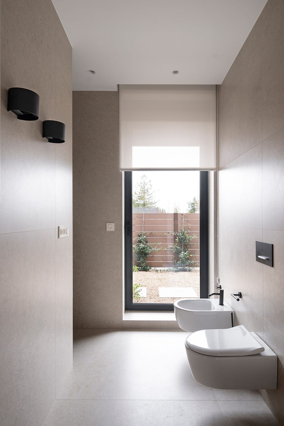baño abierto a la terraza