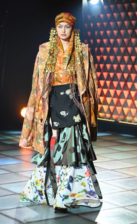 vivienne westwood fw22 runway gigi hadid vivienne westwood fw22 runway gigi hadid