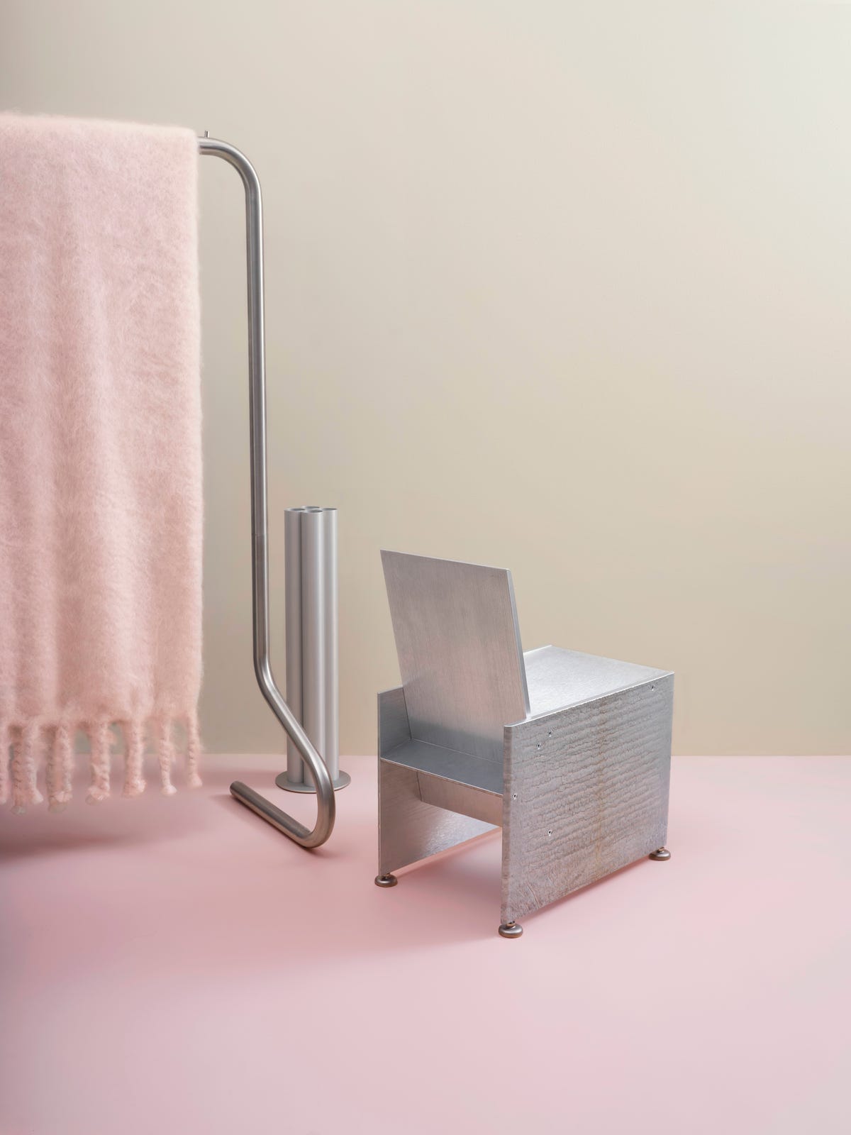 Blush and steel is the decorating partnership you need