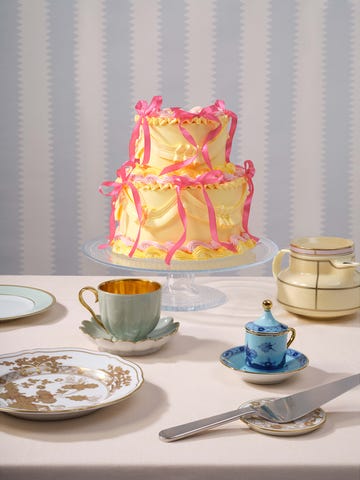 chintz decorating tablescape scene