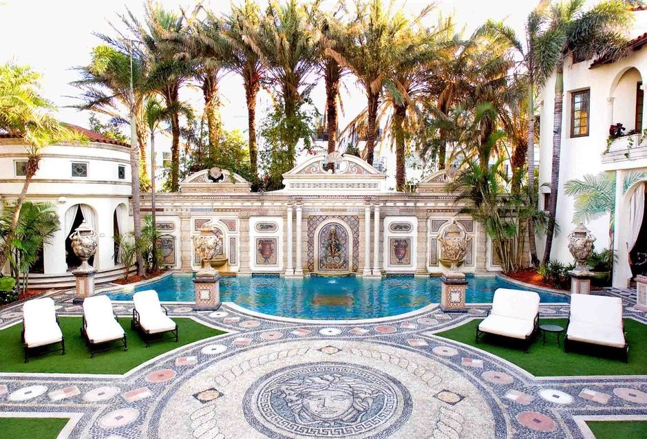 La mansion discount de gianni versace