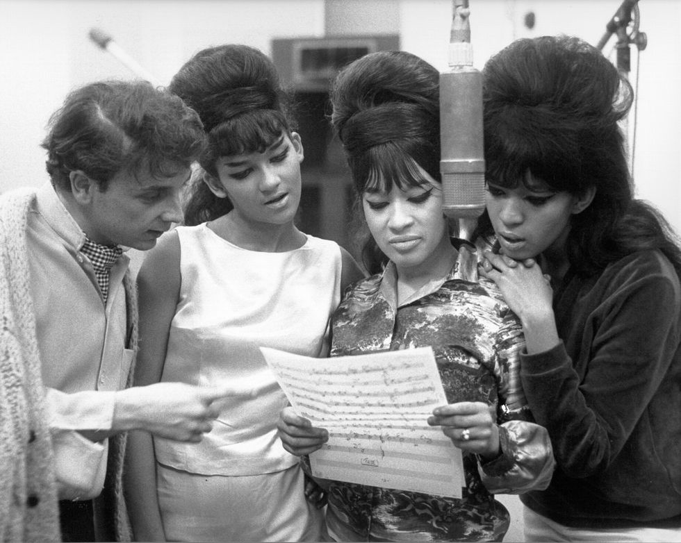 vocal trio "the ronettes" with phil spector