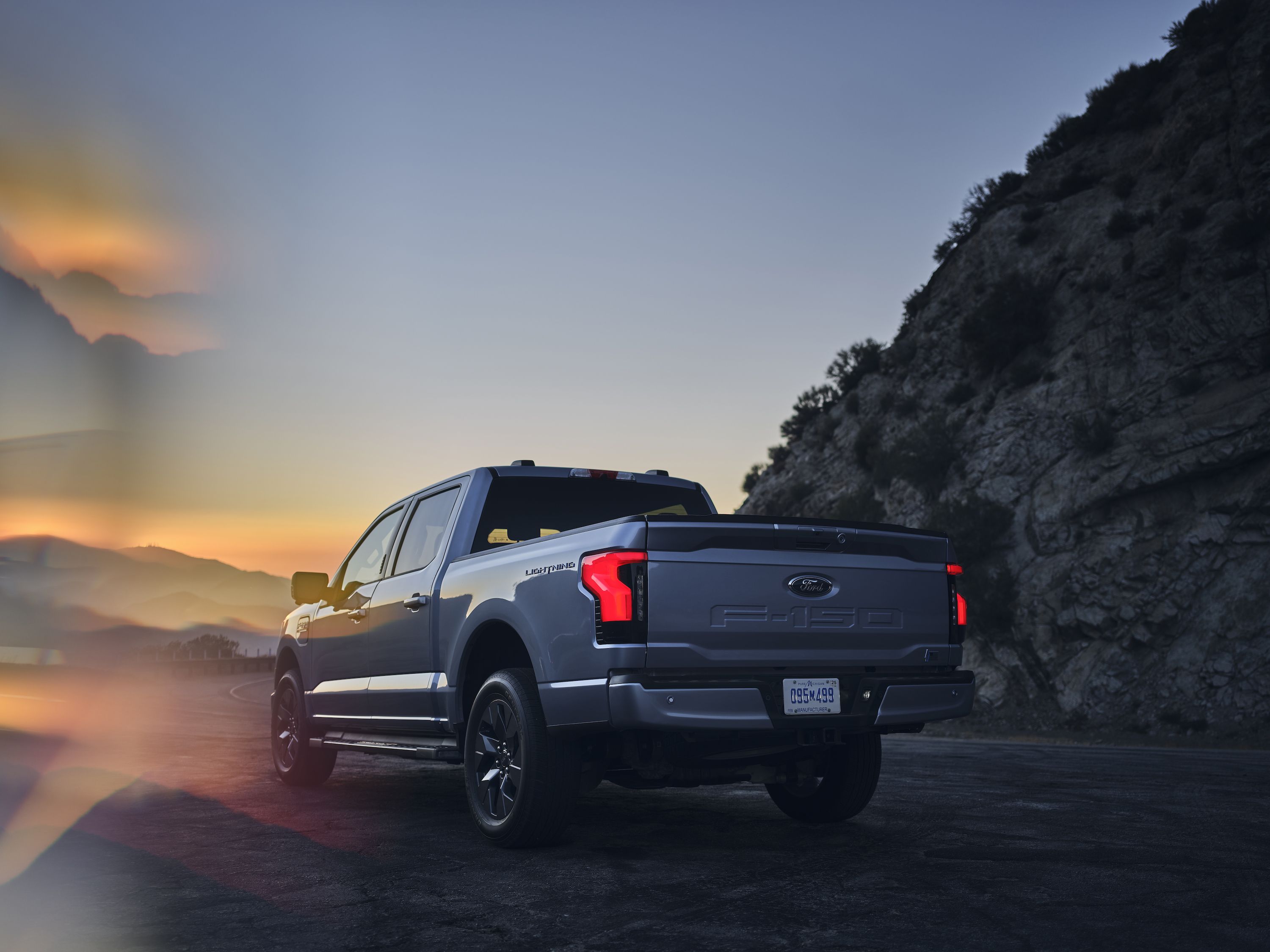 2022 Ford F-150 Lightning: Dossier