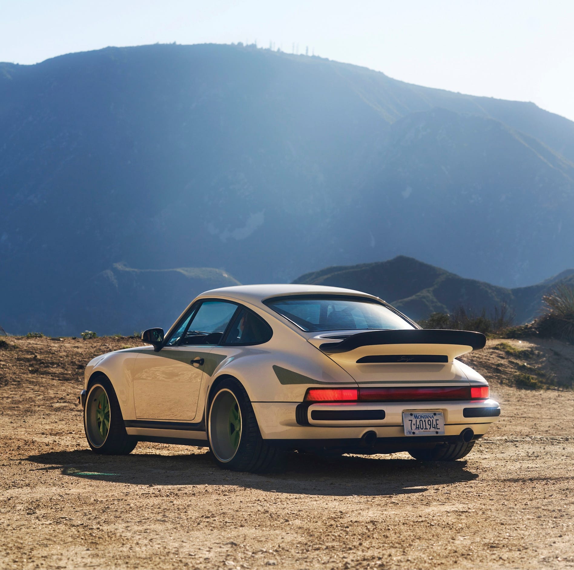 Singer's Take on the 911 Turbo Is an Unmatched Fusion of Nostalgia and Perform­ance