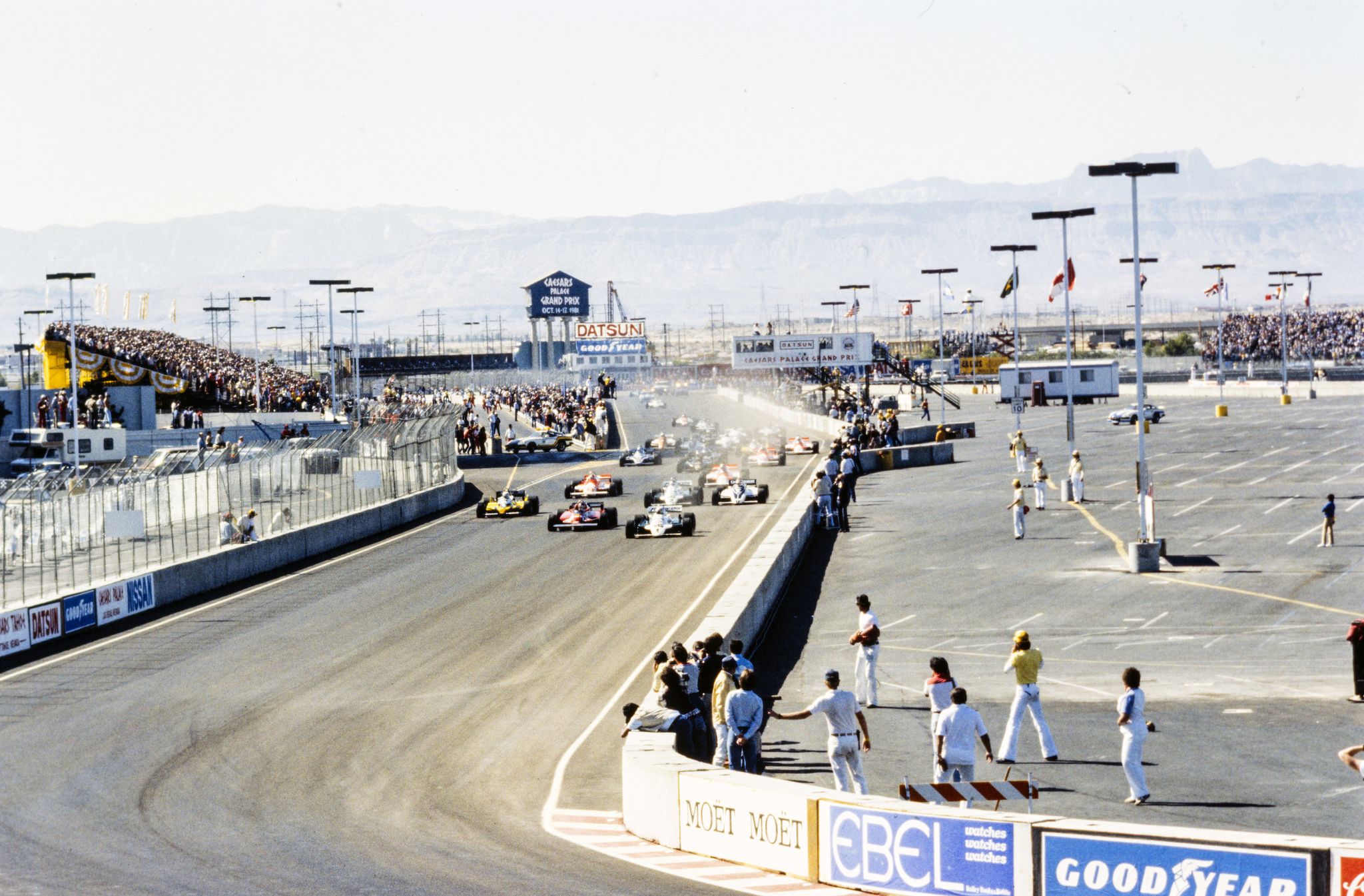 streets of las vegas, united states of america october 17 alan jones, williams fw07d ford, leads gilles villeneuve, ferrari 126ck, and alain prost, renault re30, at the start during the caesars palace gp at streets of las vegas on october 17, 1981 in streets of las vegas, united states of america photo by lat images