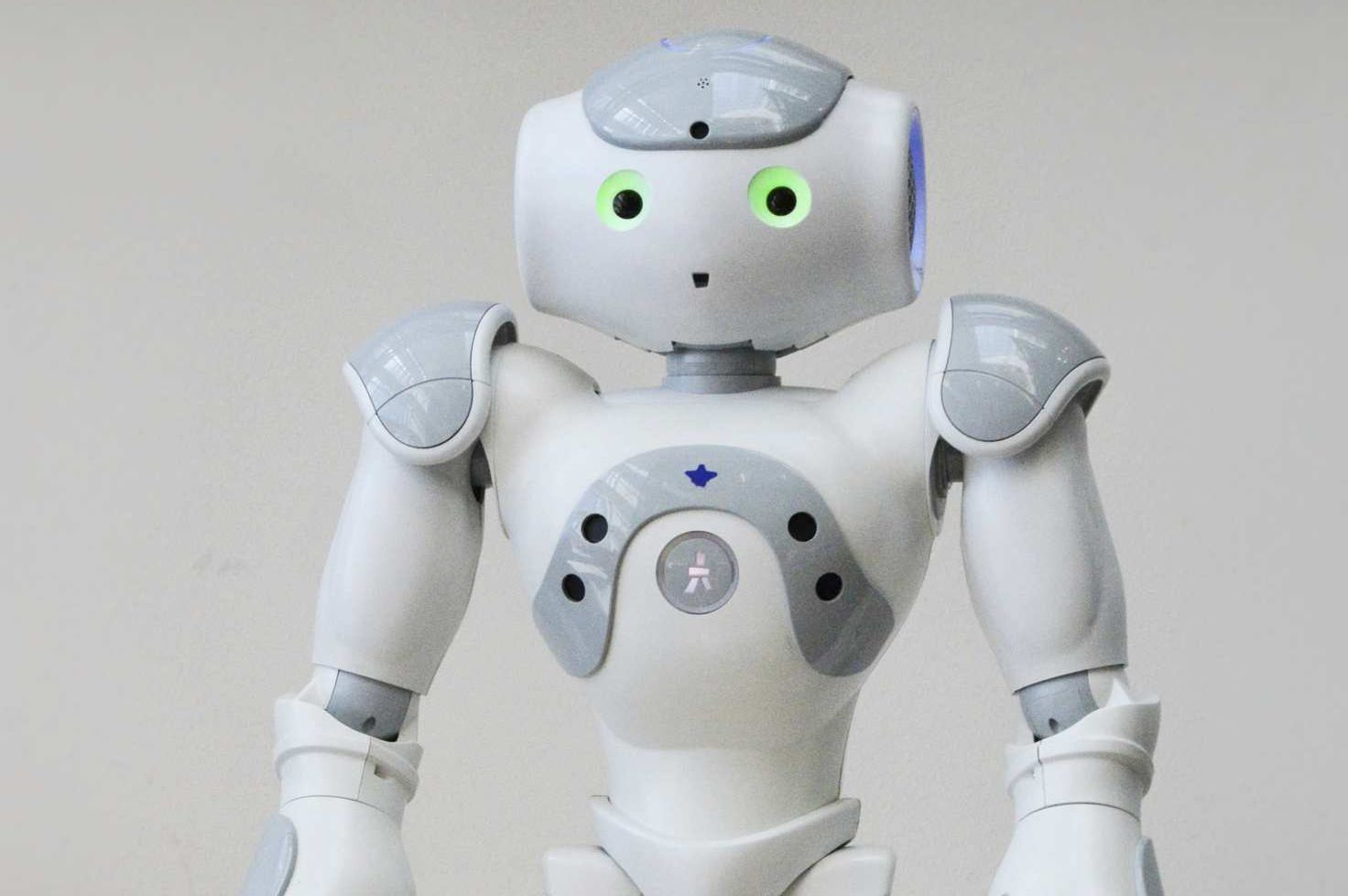 Бытовые роботы это. Роботы для детей. Роботы-помощники. Робот малыш. Бытовые роботы для детей.