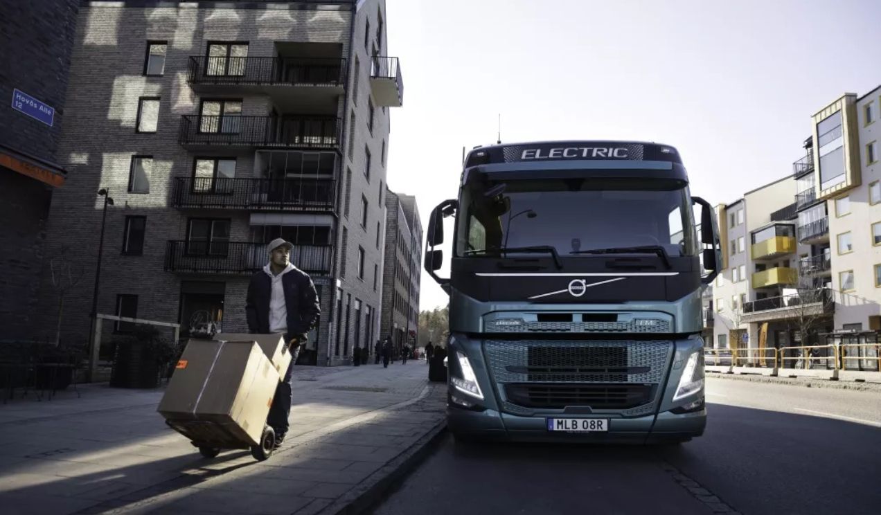 The interior of the new Volvo FMX - Volvo Trucks