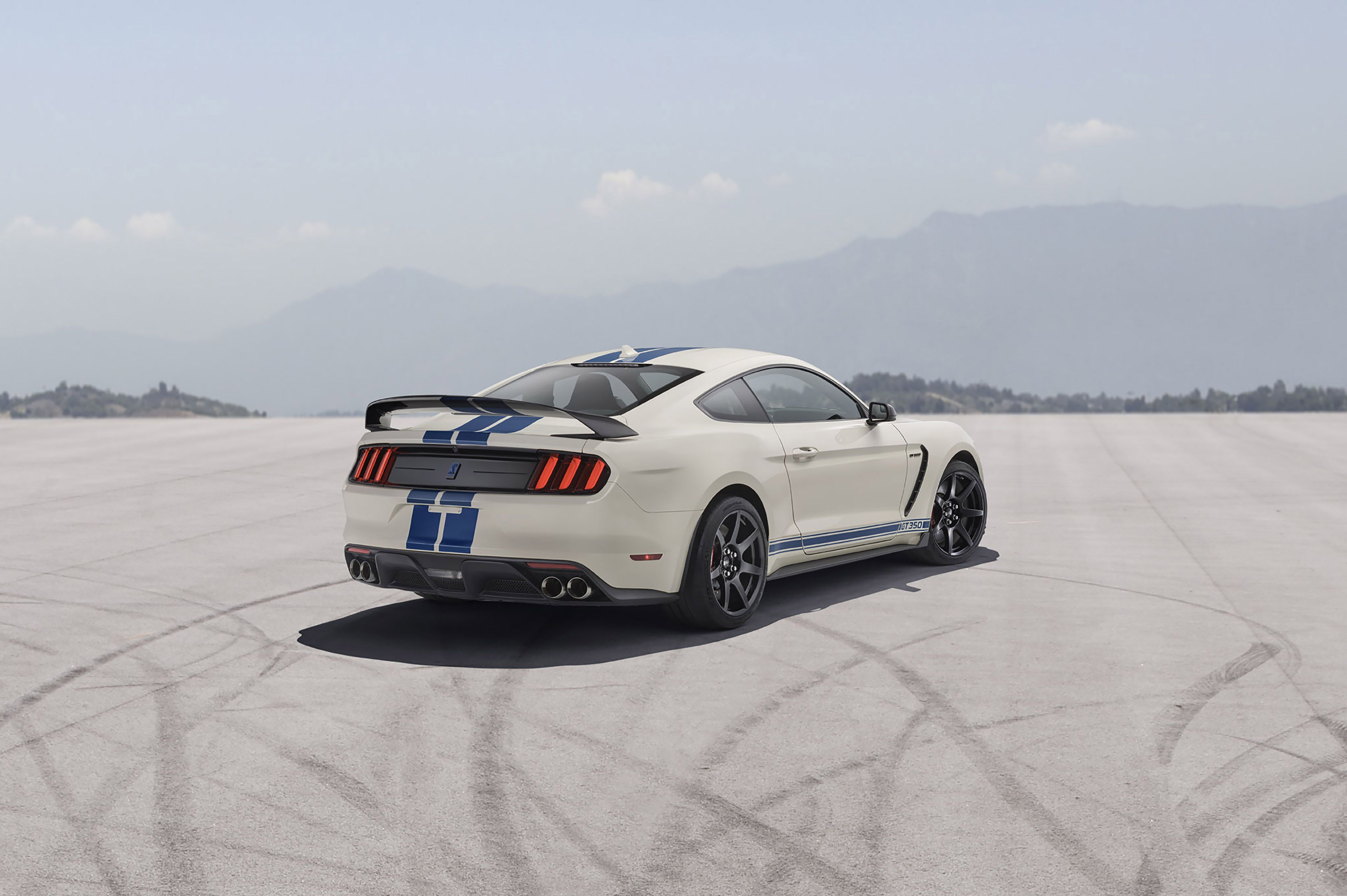 Ford Mustang Shelby GT350 Heritage Edition Channels '65 Classic