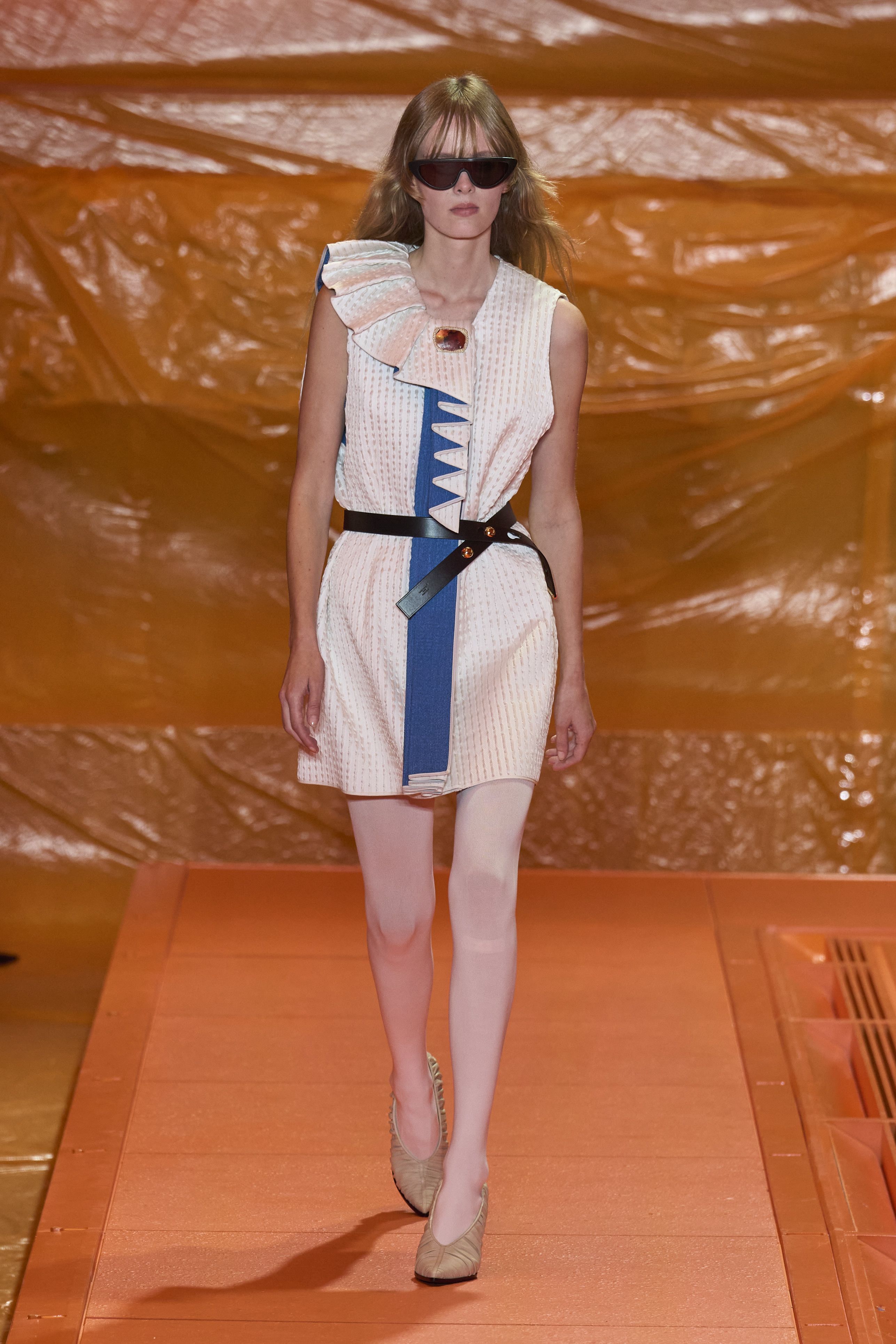 2024SS 最新作☆シンプルでお洒落☆Louis Vuitton☆ドレス LOUIS VUITTON -Women's- 2024年春夏コレクション | パリ | 画像