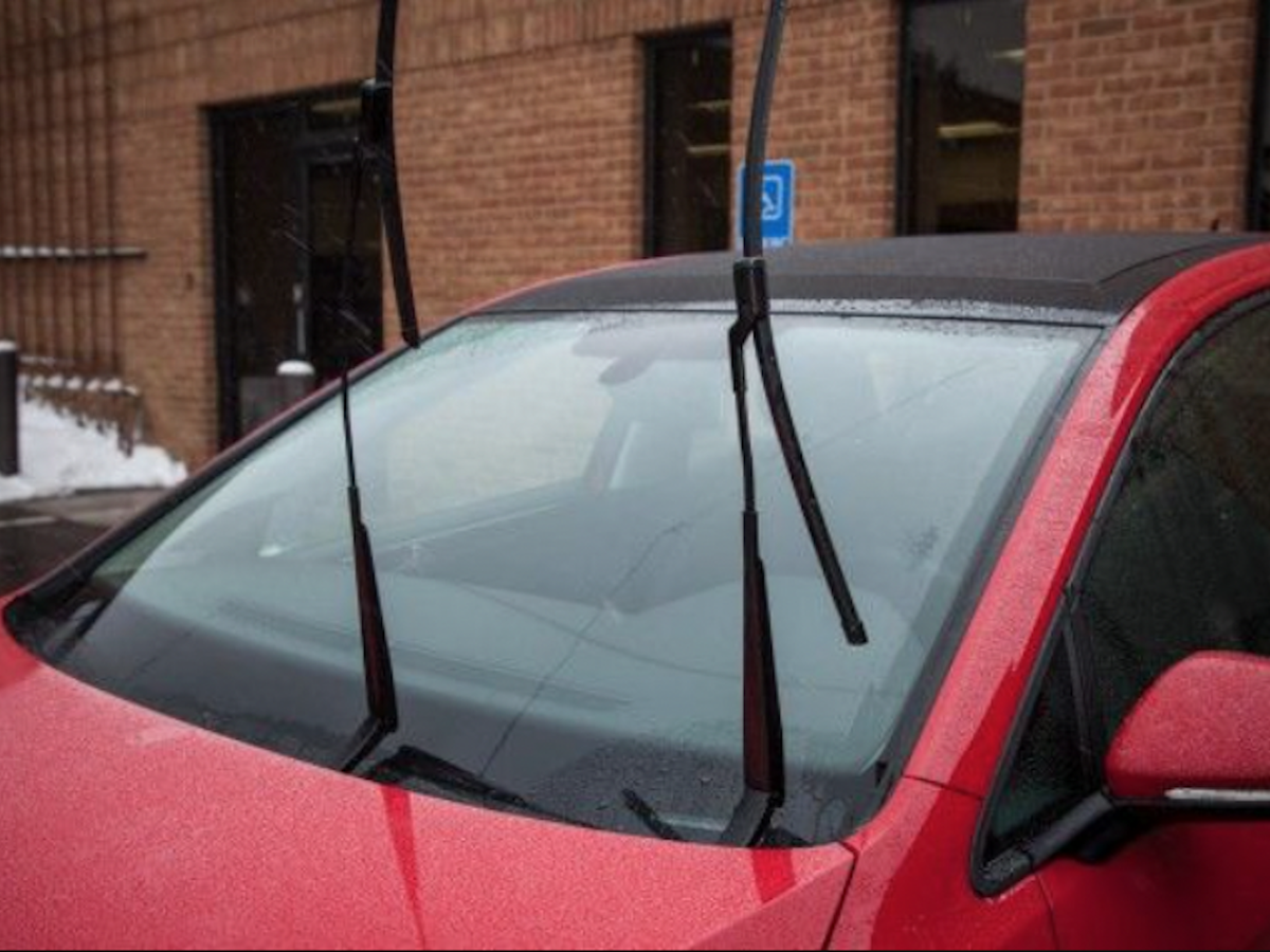 Volkswagen Touran Owners Manual - Windscreen wiper lever - Windscreen wiper  and washer