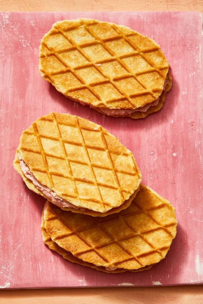 galletas tipo gofre con crema de fresa