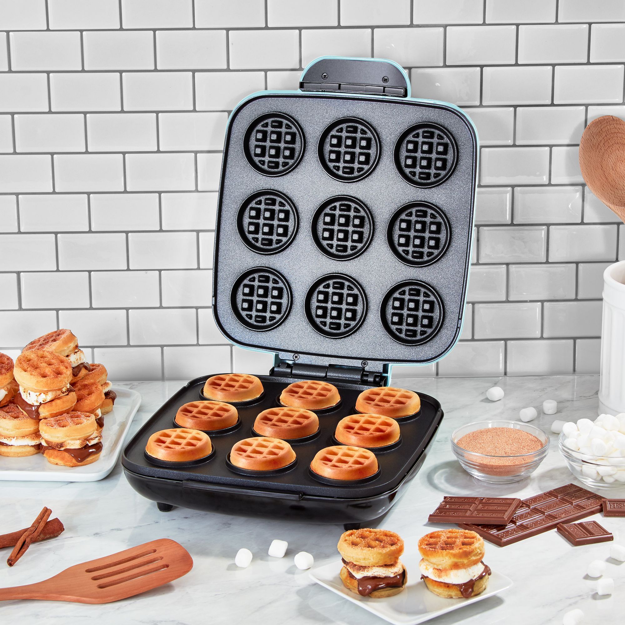  Burgess Brothers Mini Waffle Maker