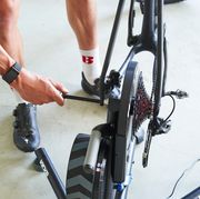 how does a bike trainer work