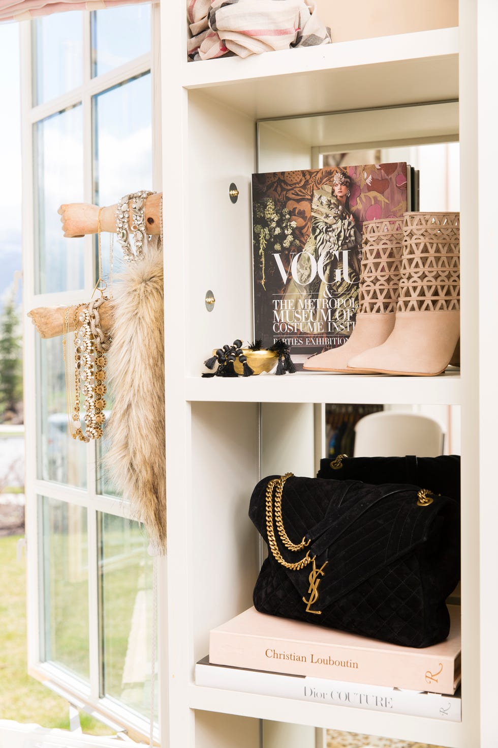 Closet Purse Display Design Ideas