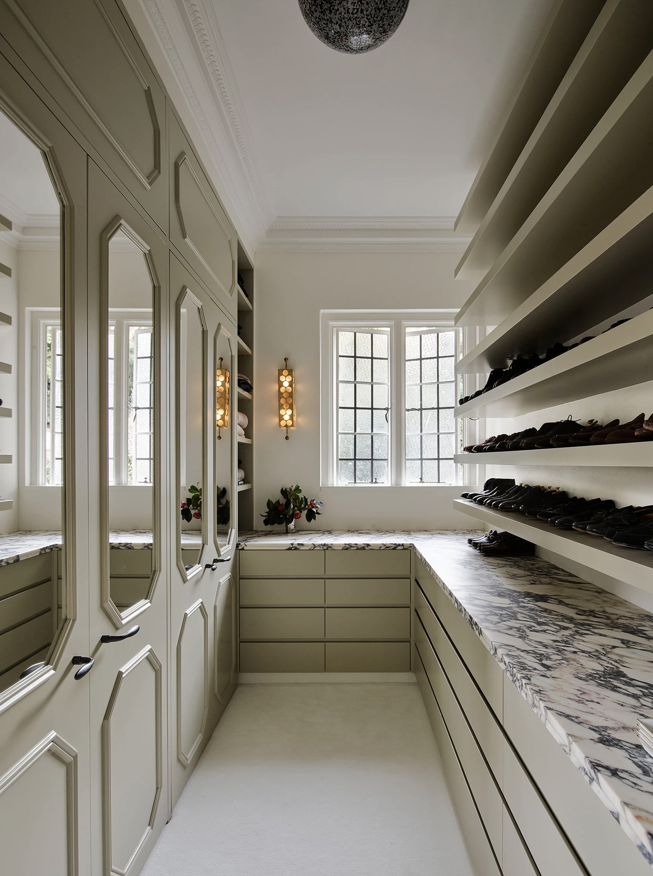 16 Luxe Walk-In Closet Designs For A Traditional Home
